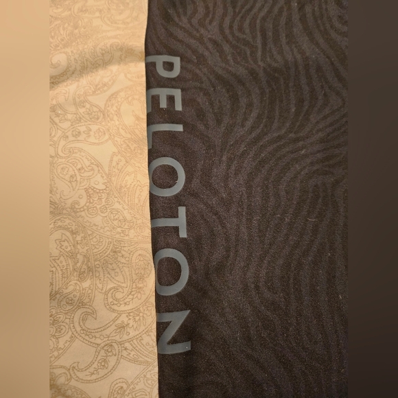 Peloton Bundle Leggings Small. First Is Reversable. - Picture 2 of 9